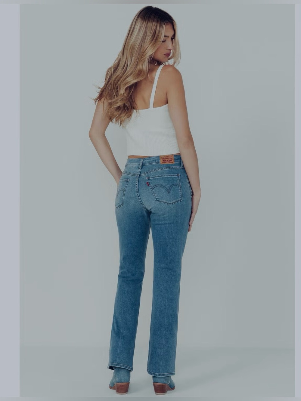 LEVI’S SIZE 34 CURVY BOOTCUT RIP FRONT DENIM JEANS WOMEN’S PANTS